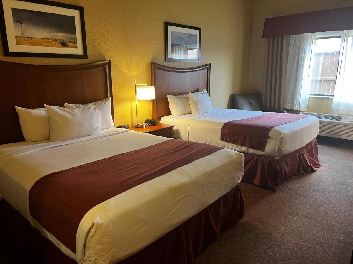 Baymont By Wyndham Cuero Hotel Exterior photo