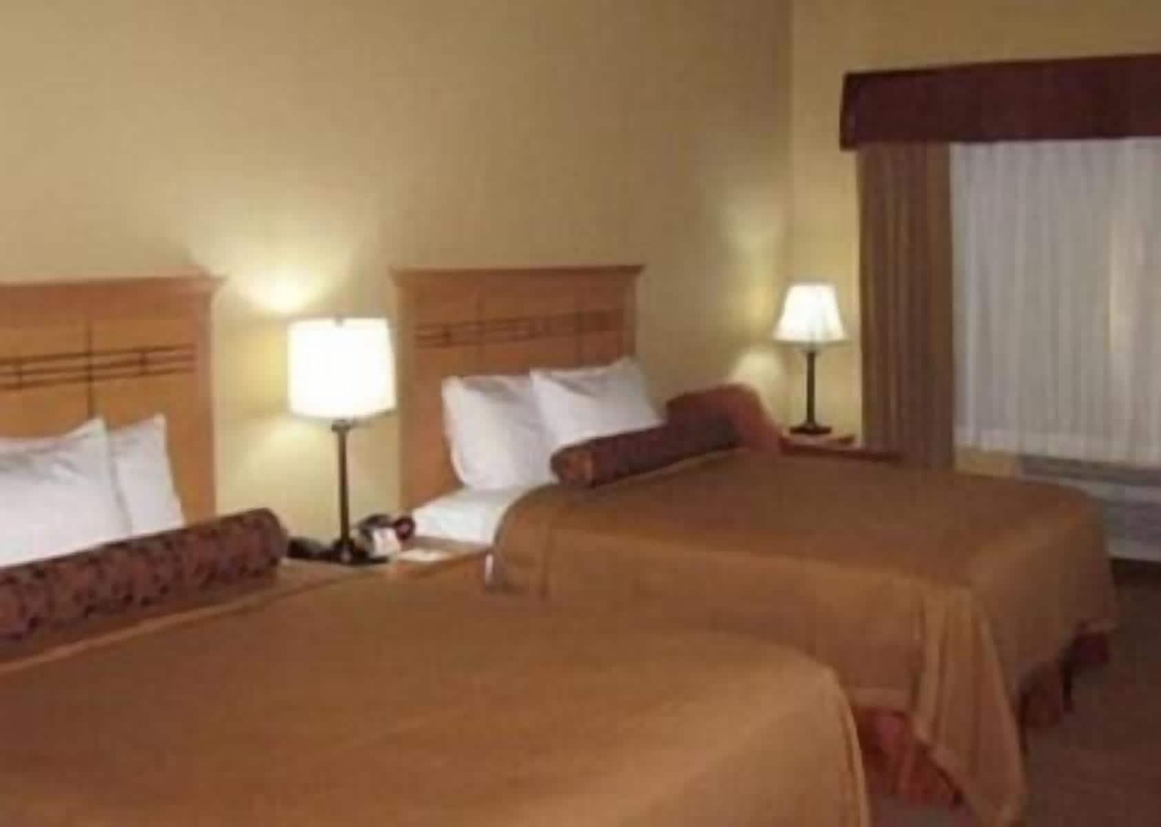 Baymont By Wyndham Cuero Hotel Exterior photo